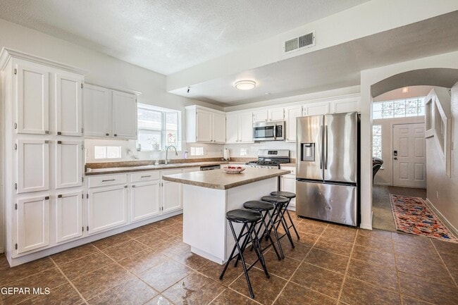 Building Photo - 10904 Duster Dr