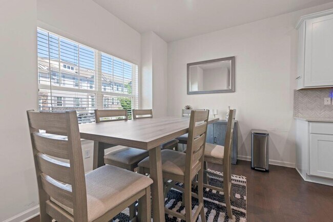 Building Photo - 940 Society Cir