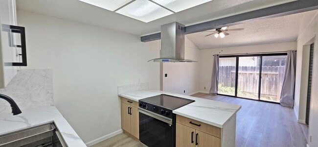 Building Photo - 9628-9628 Bradhugh Ct