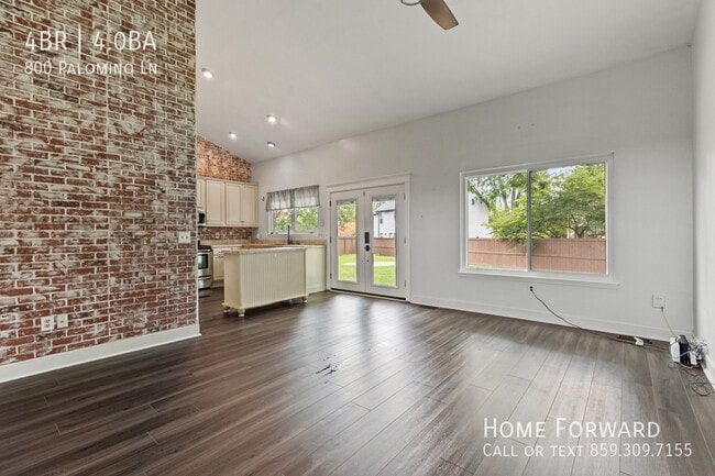 Building Photo - 800 Palomino Ln