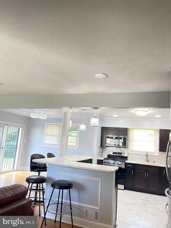 Building Photo - 5103 Acorn Dr