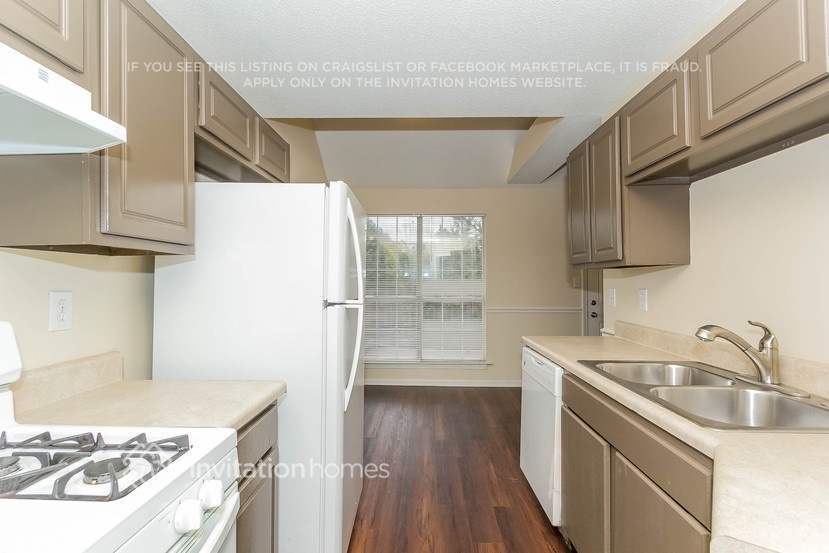 Building Photo - 1131 Collyns Ct