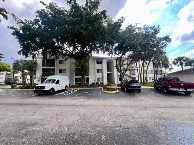 Building Photo - 5720 Rock Island Rd