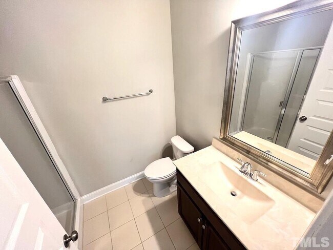 Building Photo - 4 Bedroom 3 Bath Townhome for Rent North S...