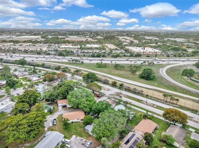 Building Photo - 2528 SW Natura Blvd