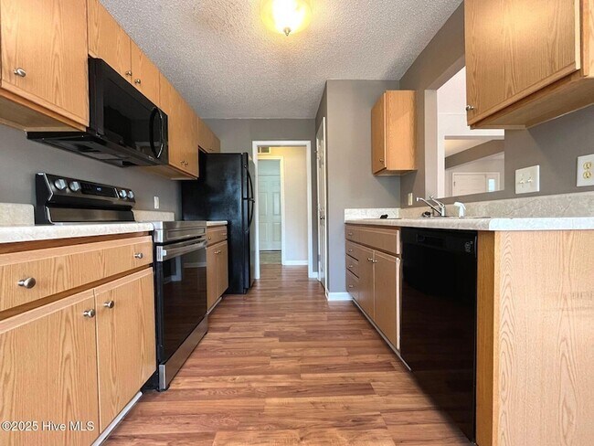 Building Photo - 205 Woodgreen Ln