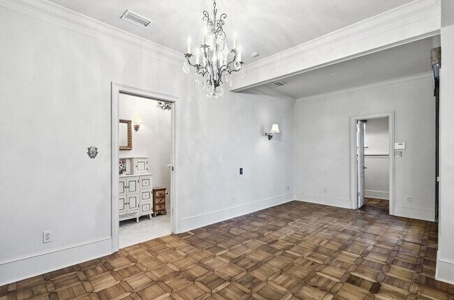 Building Photo - 2492 Elfinwing Ln