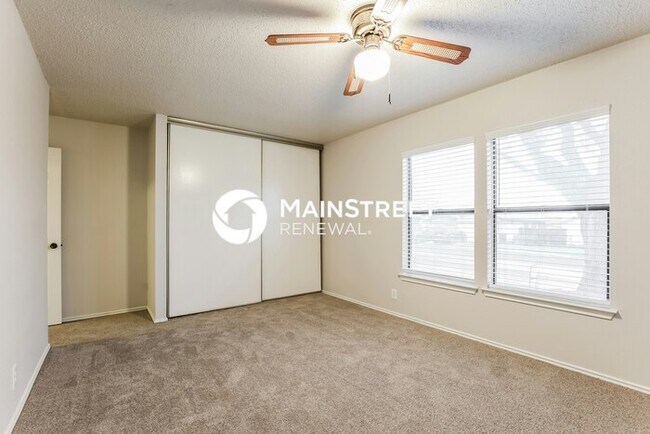 Building Photo - 3 Bedroom Pet-Friendly Home in SAN ANTONIO, TX with Main Street Renewal
