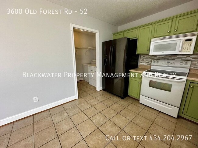 Building Photo - 3600 Old Forest Rd