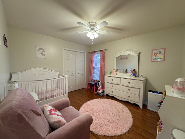 Building Photo - AVAILABLE TO SHOW!