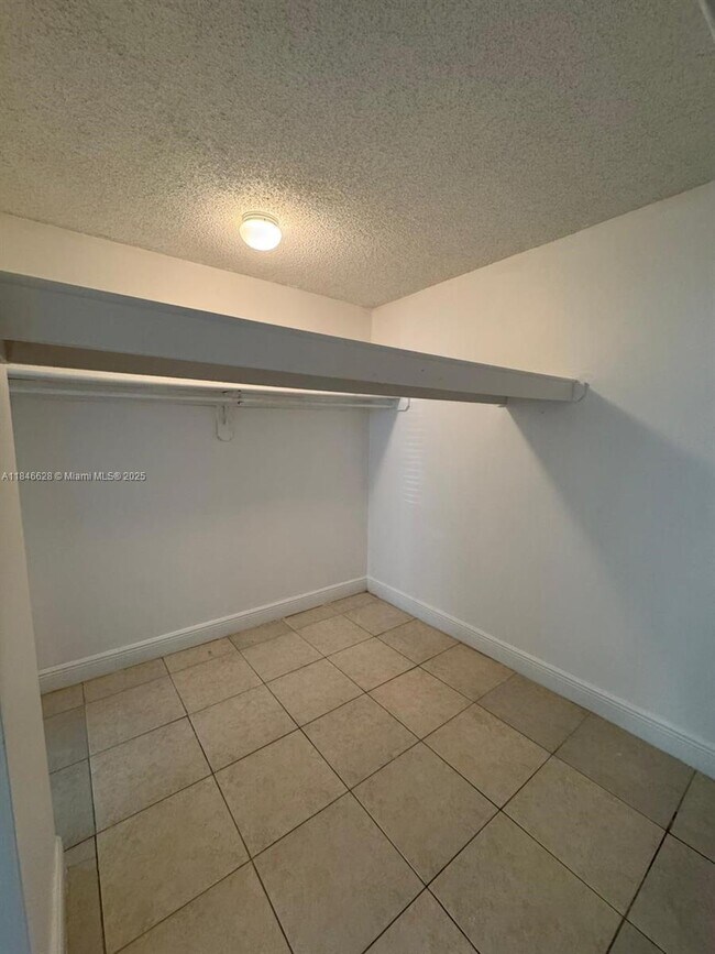 Building Photo - 482 NW 165th St