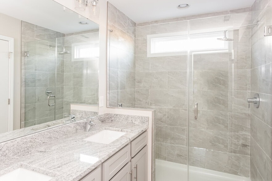 Building Photo - 2218 Moose Rd