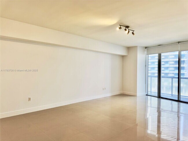 Building Photo - 475 Brickell Ave