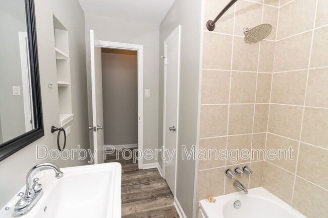 Building Photo - 7707 Canyon Dr