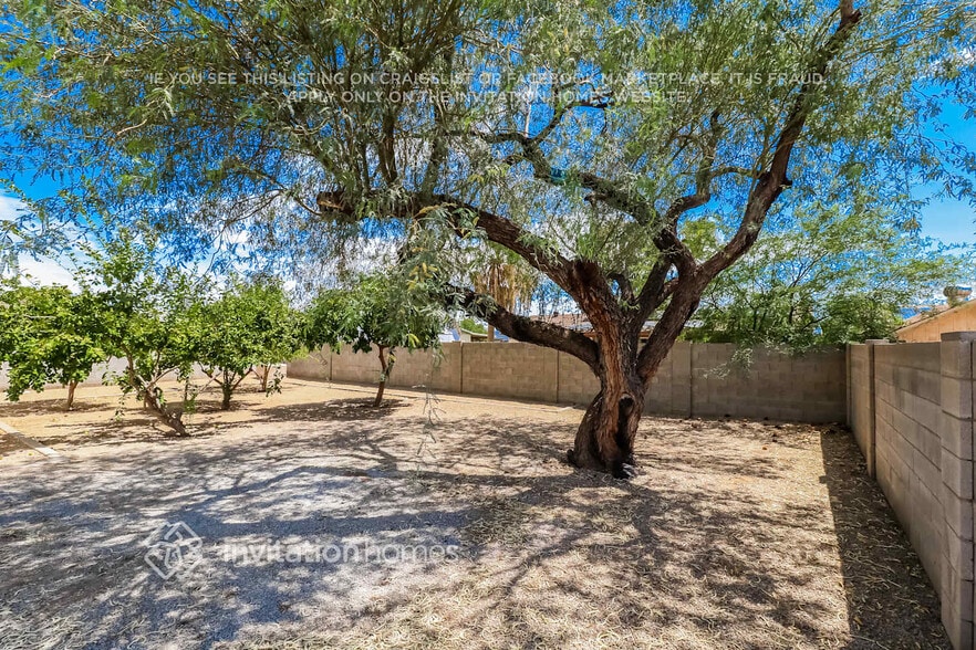 Building Photo - 14837 N 37th St