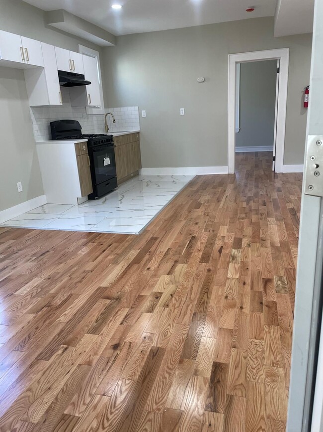 Building Photo - 293-295 Weequahic Ave