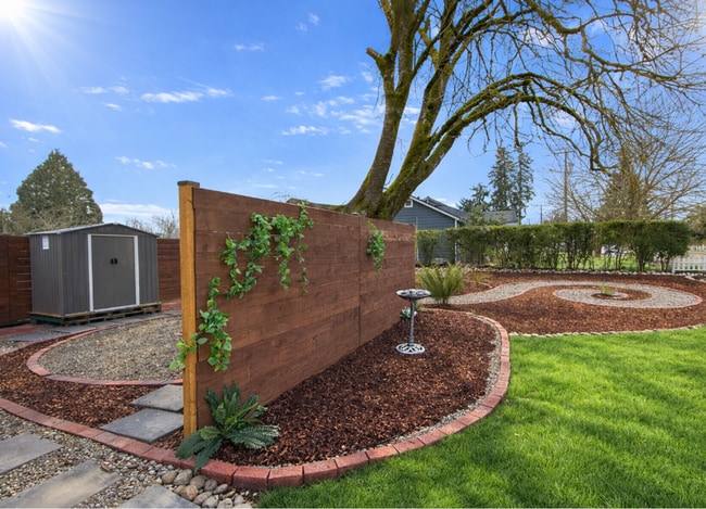 Building Photo - Freshly Updated Thurston Home!