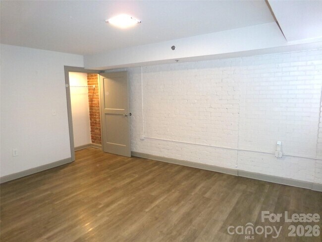 Building Photo - 197 N 2nd St