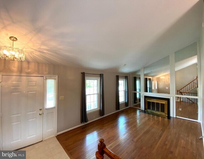 Building Photo - 7684 Green Garland Dr