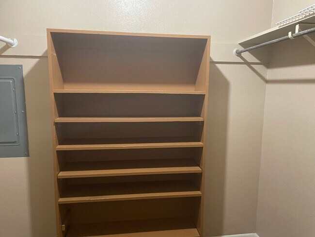 Building Photo - 3/2/2 LISD