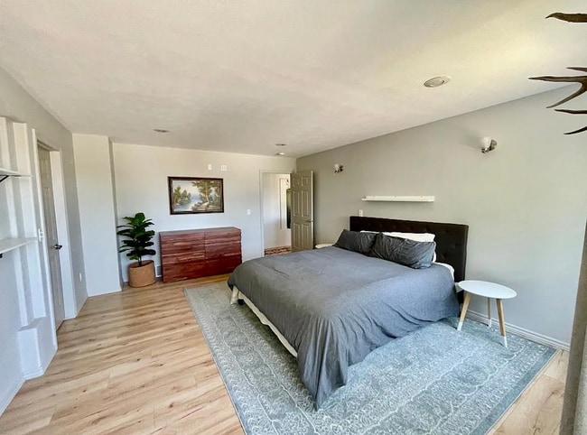 Building Photo - Lowther Single Family