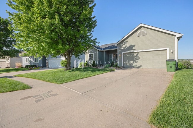 Building Photo - Millard Ranch