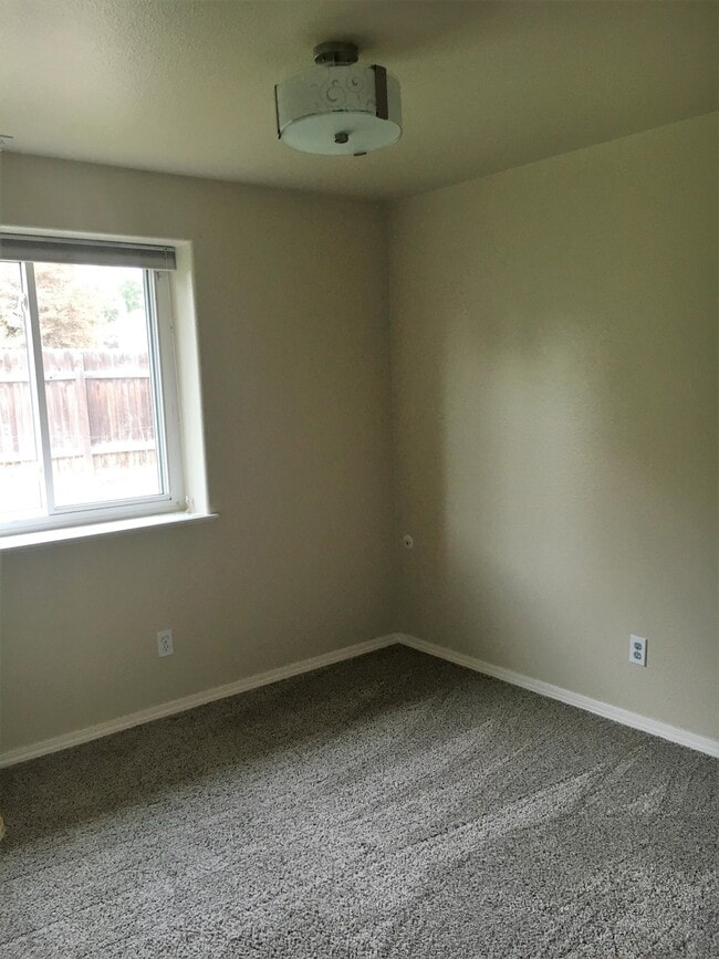 Building Photo - 2144 N Fastwater Ave