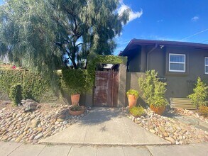 Building Photo - 2414 Monroe Ave