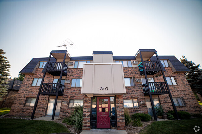 Building Photo - Hidden Valley Apartments