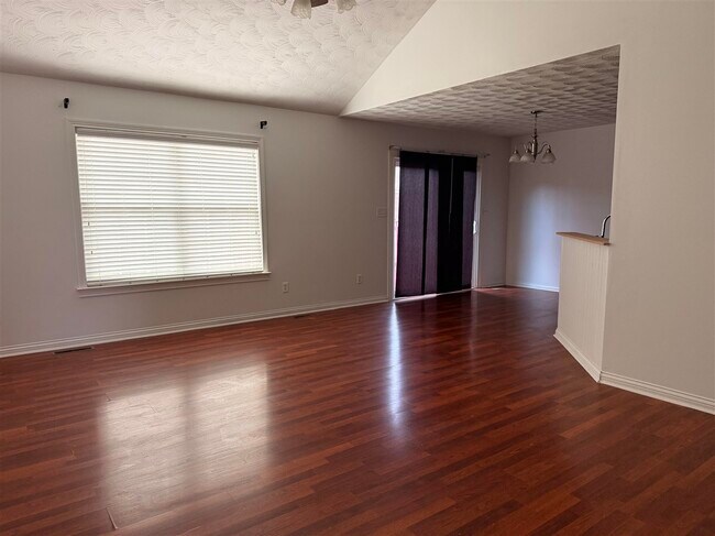 Building Photo - 1304 Primrose Ct