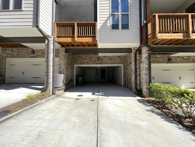 Building Photo - 4353 Parkside Pl