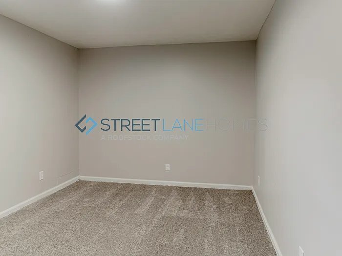 Building Photo - 18 Taylor St