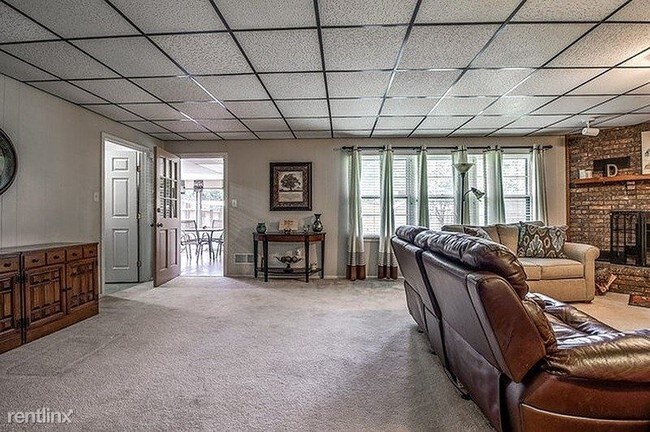 Building Photo - 4 br, 3 bath House - 4910 44th Street