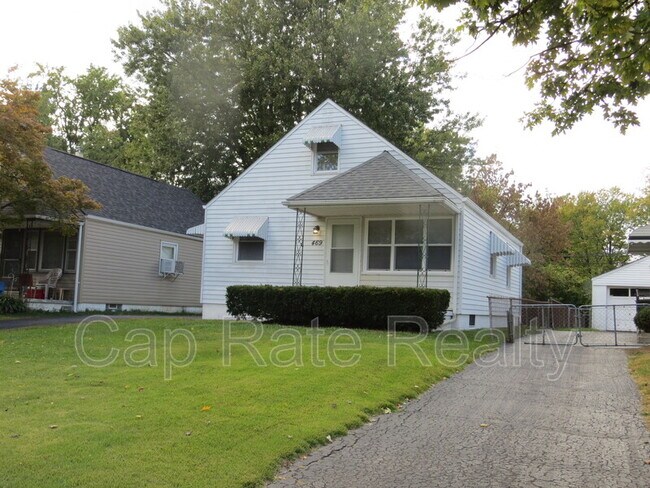 Building Photo - 469 S Waverly St