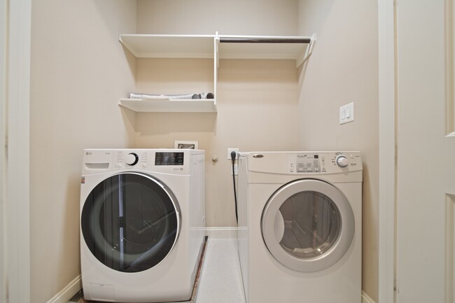 Building Photo - 1250 W 23rd St