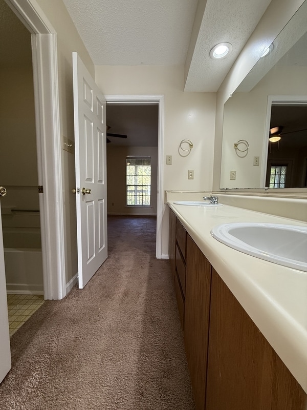 Building Photo - 5335 Rosedown Ct