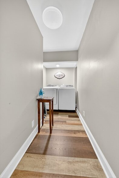 Building Photo - 147 Sunset Dr