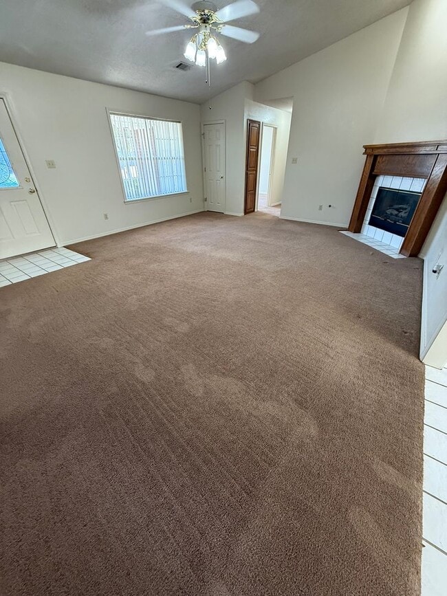 Building Photo - 2302 Brookhaven Dr