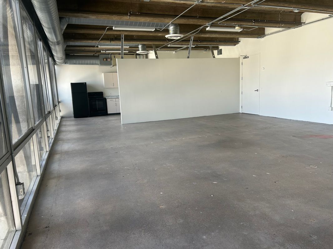 Building Photo - 2404 Wilshire Blvd