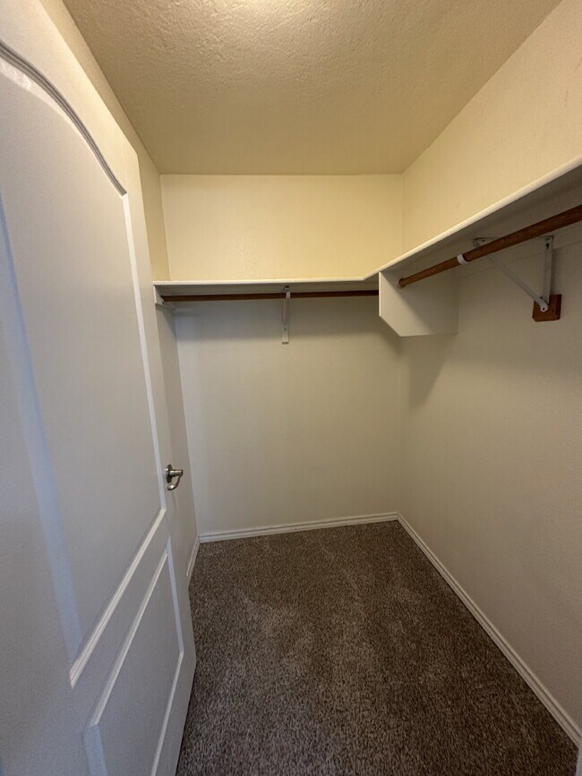 Building Photo - 11839 Cloverbrook Ln