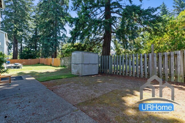 Building Photo - Nguyen Triplex