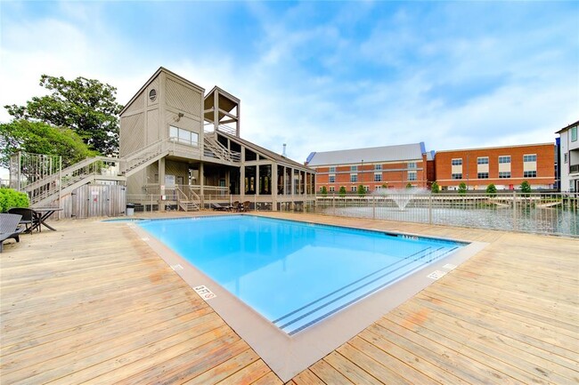 Building Photo - 2023 Gentryside Dr