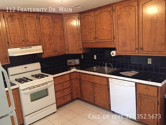 Building Photo - 112 Fraternity Dr