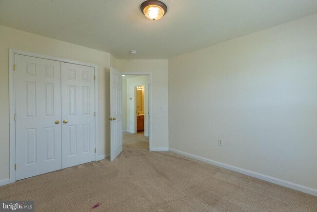 Building Photo - 59 Stork Ln