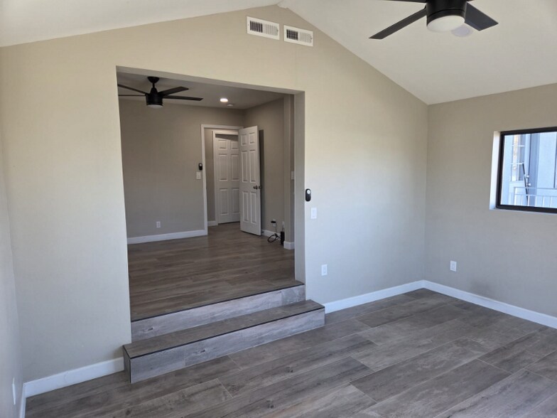 Building Photo - 2751 N Indian Wells Dr