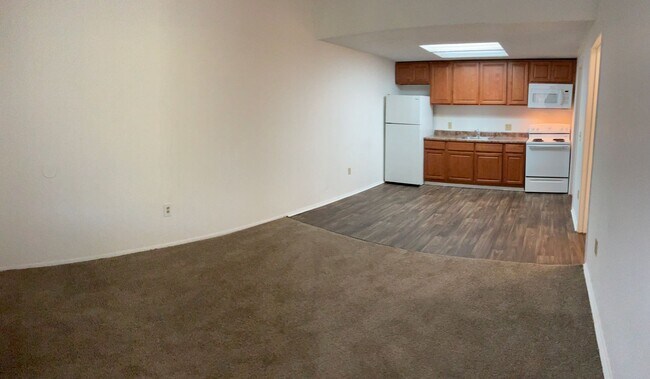 Building Photo - Spacious 1/1! Limited Time Pricing! Call for Specials!! Same Day Approvals!
