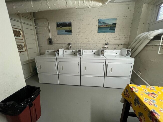 Building Photo - 36 Highland Ave