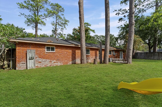 Building Photo - 12319 Campos Dr