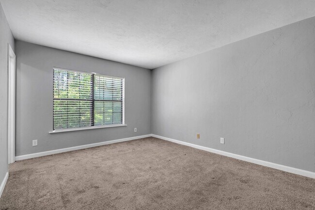 Building Photo - 27 Sierra Rd