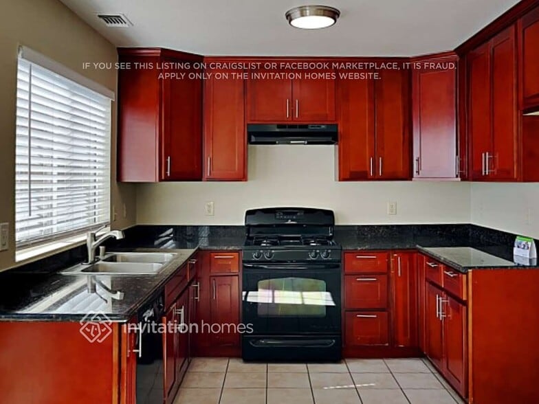 Building Photo - 844 Tranquil Ln